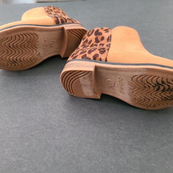 Cat&Jack booties - Picture 8 of 8